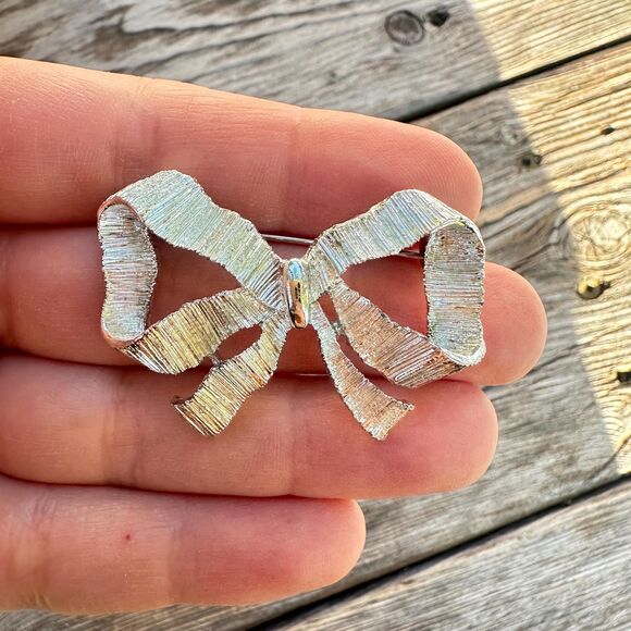 Vintage Jewelry Silver Tone Ribbon Brooch Bow Brooch - Picture 1 of 2